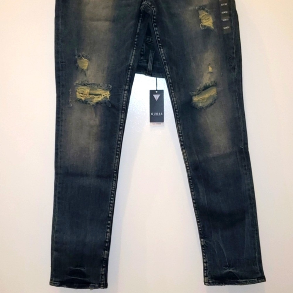 Guess Men's Slim Tapered Vivid Aged Wash Jeans with destroy NWT